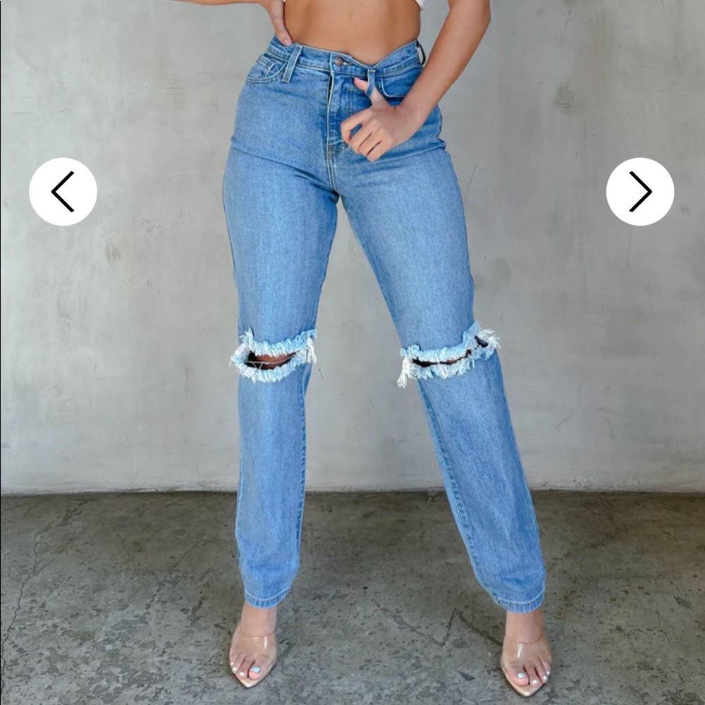 Riley Girlfriend Jeans in Medium Blue